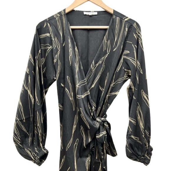 NWOT DIARRABLU Scribble Printed V Neck Wrap Dress | Sz Small - Picture 9 of 11